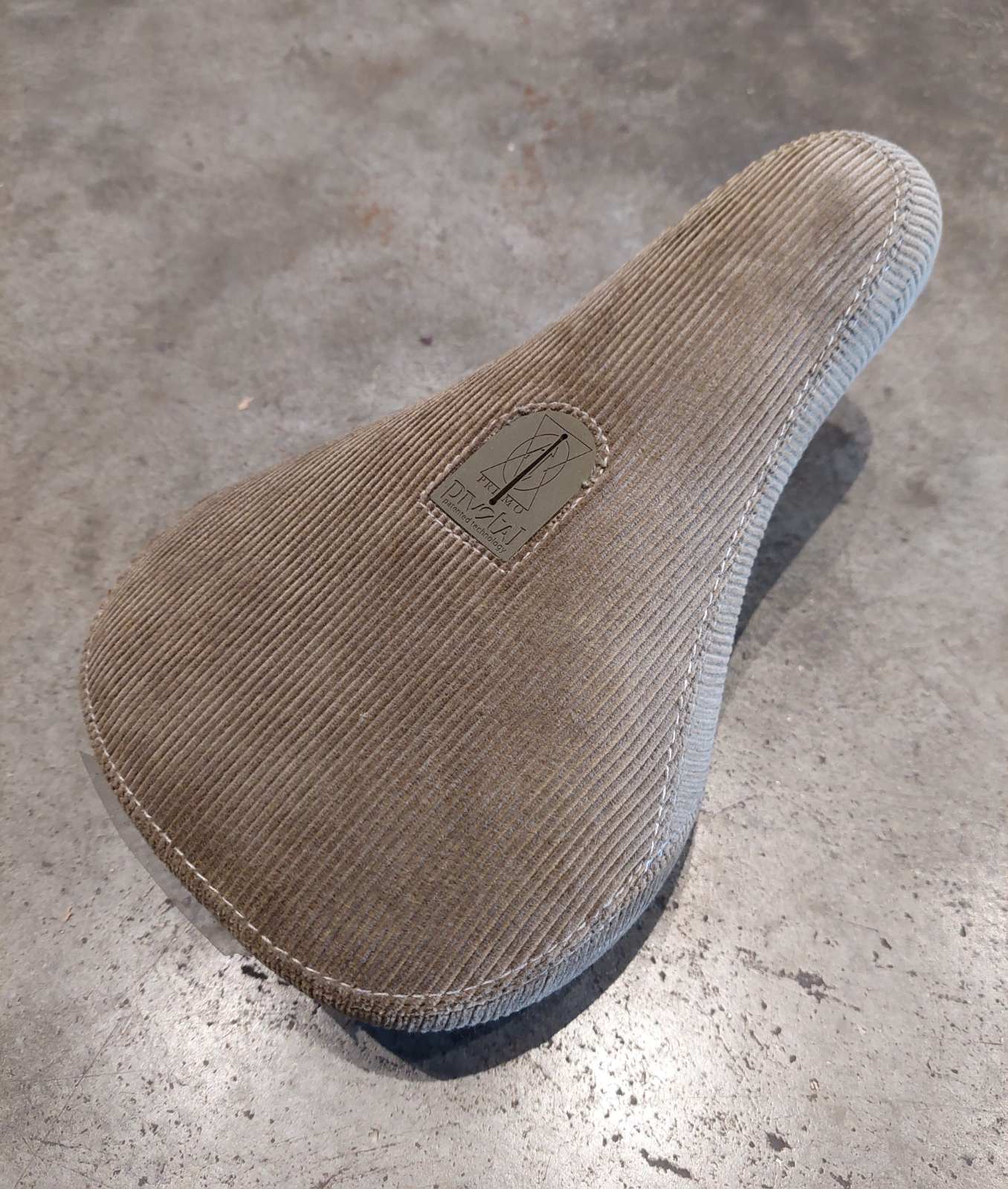 Primo Biscuit Pivotal Seat - Olive Green