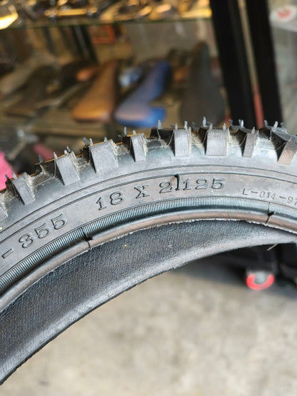 Tire 18 x 2.125 Leo (sold per piece)