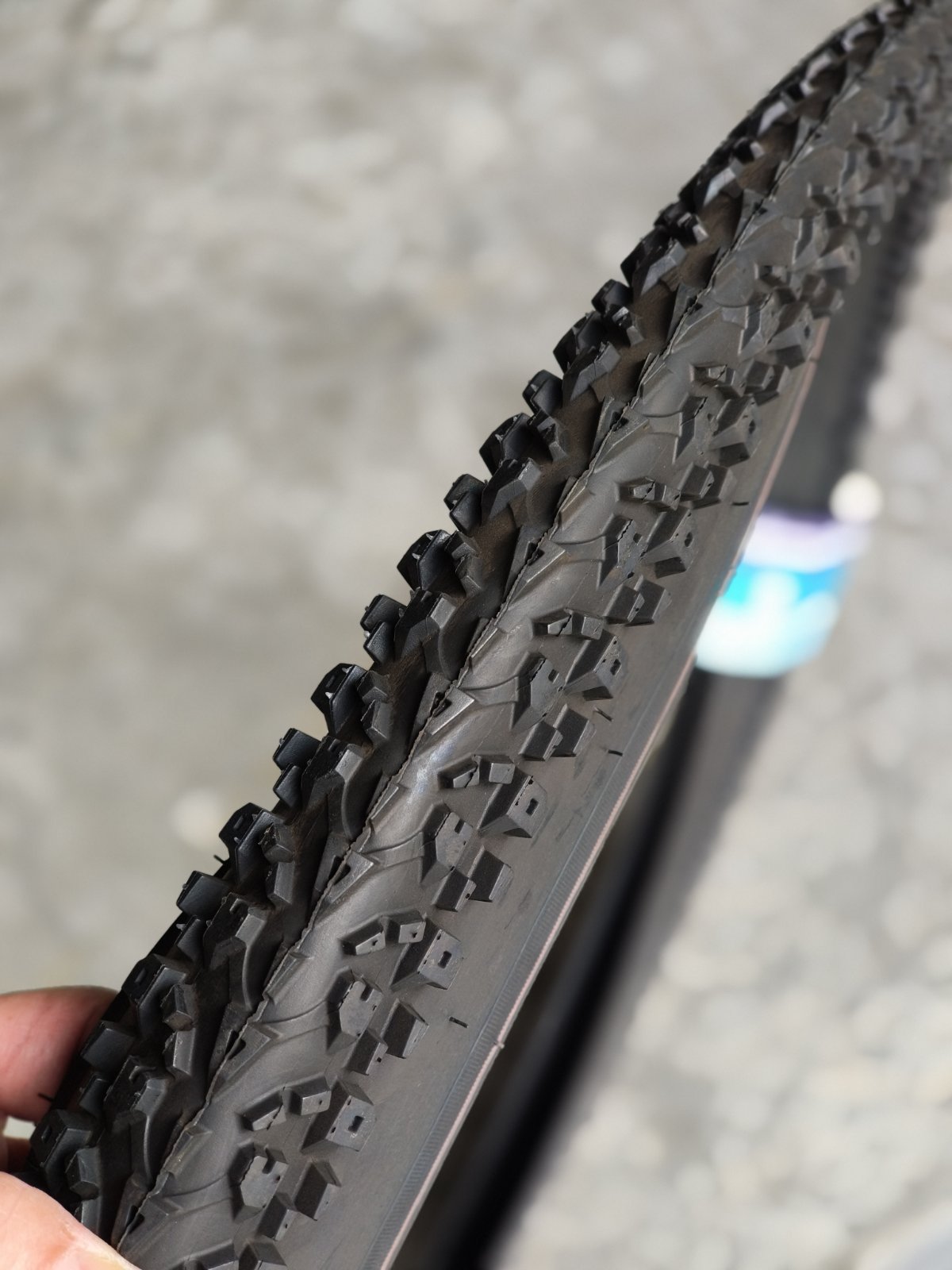Tire 26 x 2.35 Innova (Wire On)