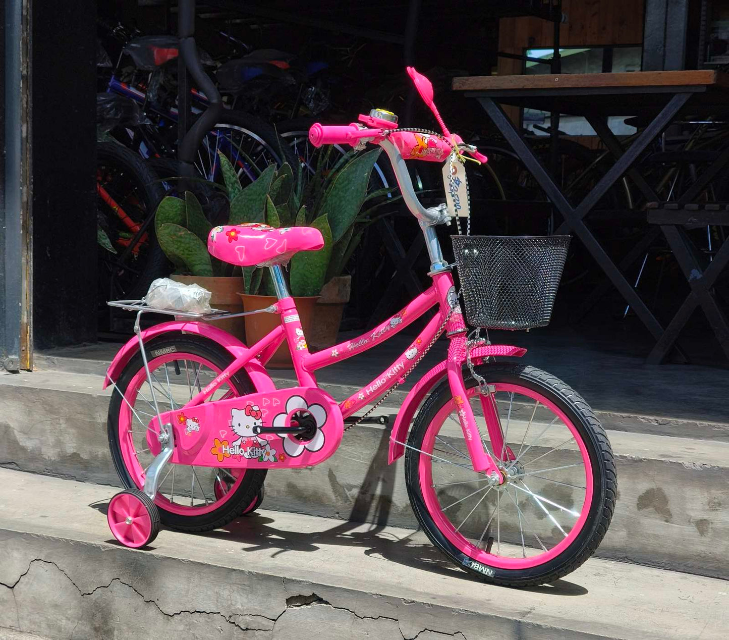 Bike 16 Hello Kitty (suitable for kids aged 4–5 years old)
