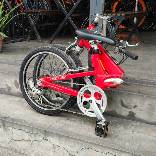 GIANT HALFWAY FOLDING BIKE - Preowned