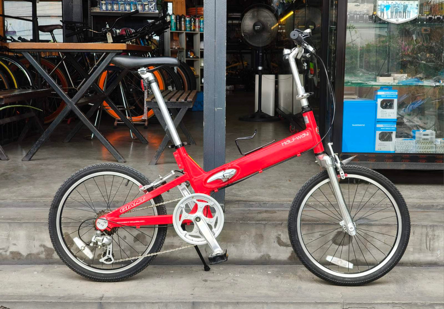 GIANT HALFWAY FOLDING BIKE - Preowned