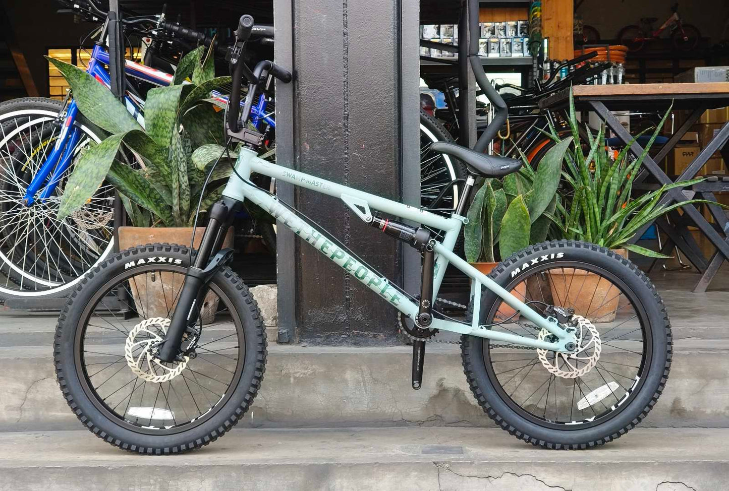 WETHEPEOPLE SWAMPMASTER – MATTE SWAMP GREY