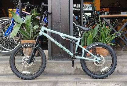 WETHEPEOPLE SWAMPMASTER – MATTE SWAMP GREY