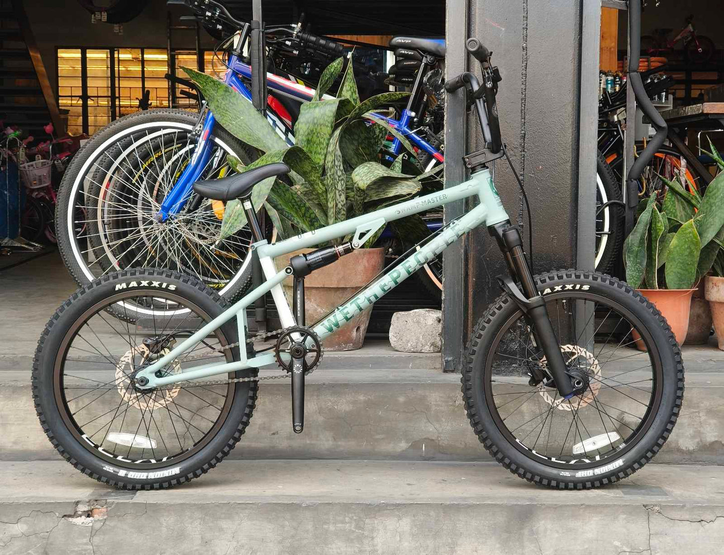 WETHEPEOPLE SWAMPMASTER – MATTE SWAMP GREY