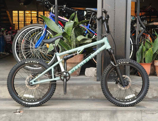 WETHEPEOPLE SWAMPMASTER – MATTE SWAMP GREY