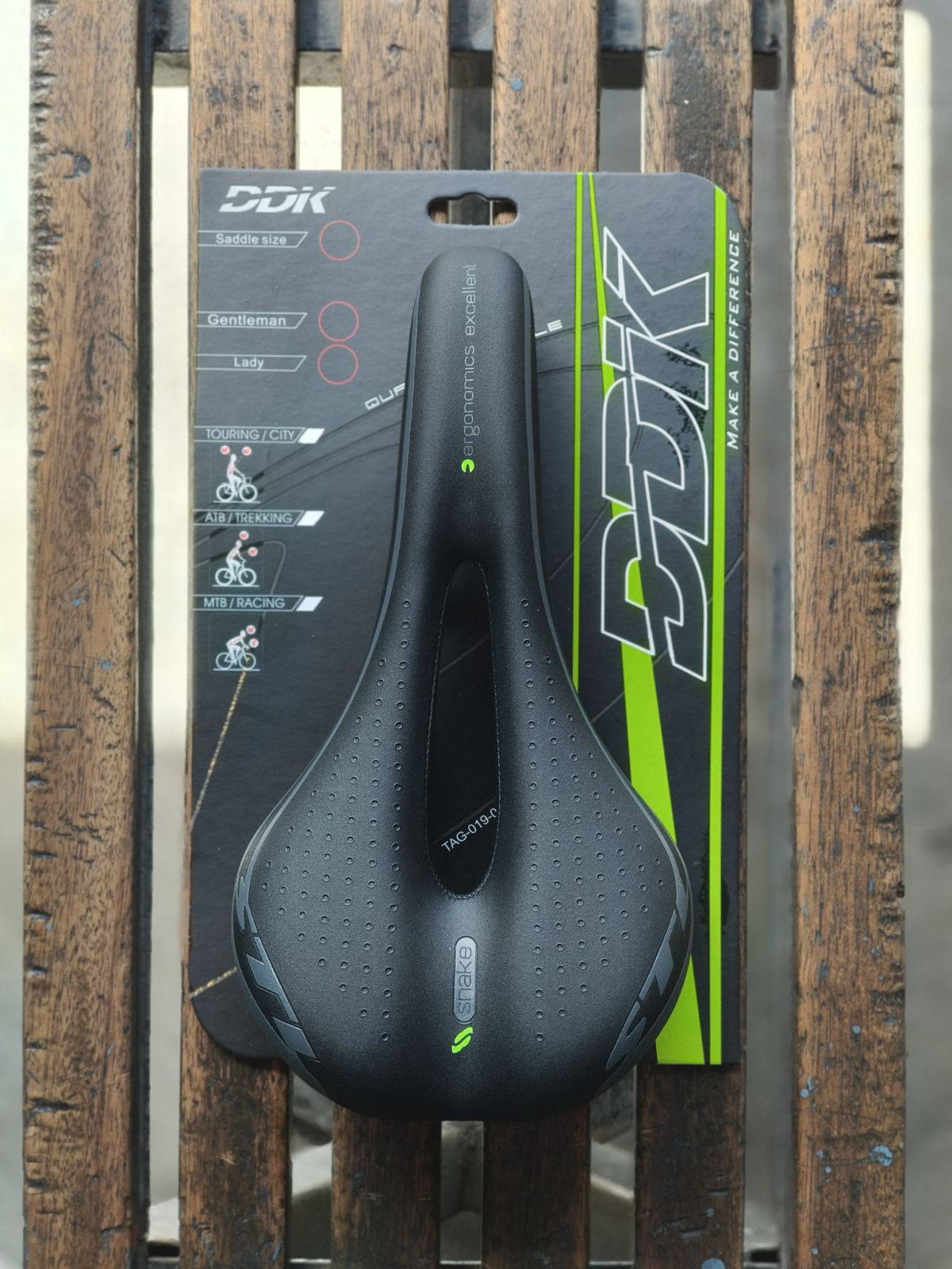 DDK Saddle Model D3733 Snake